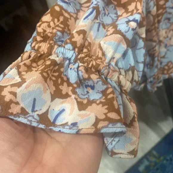 Free People -  Ruffled Sleeve & Neckline Blouse 100% Viscose zipper - Picture 13 of 16